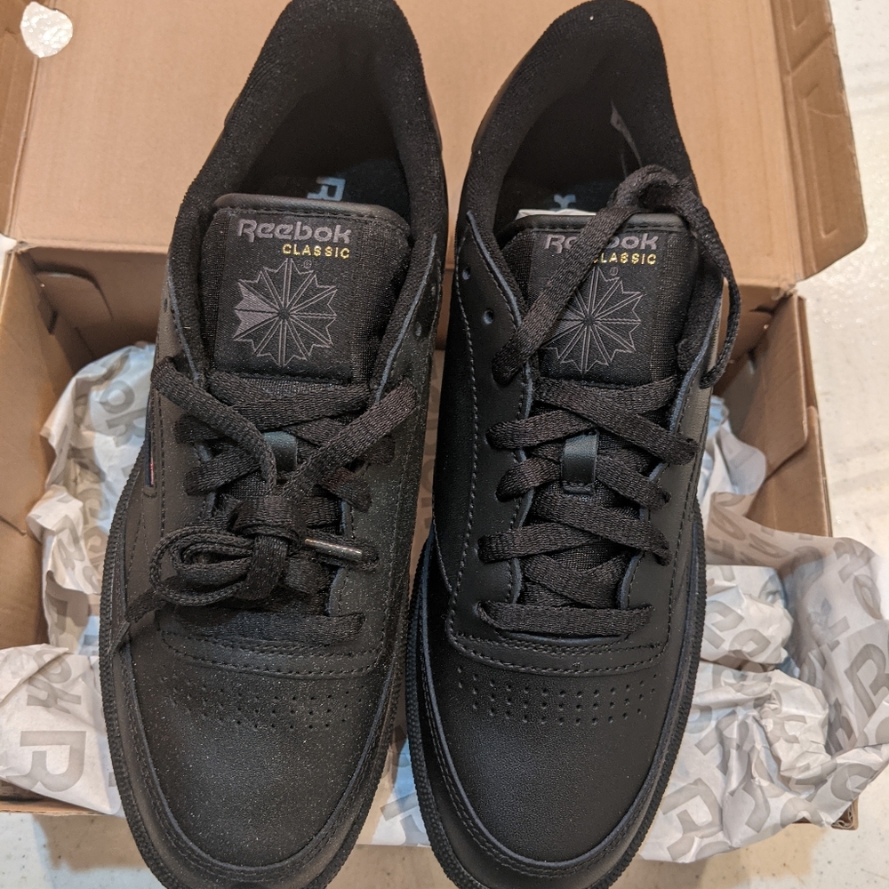 1 pair--Reebok Classic Men's Size 9